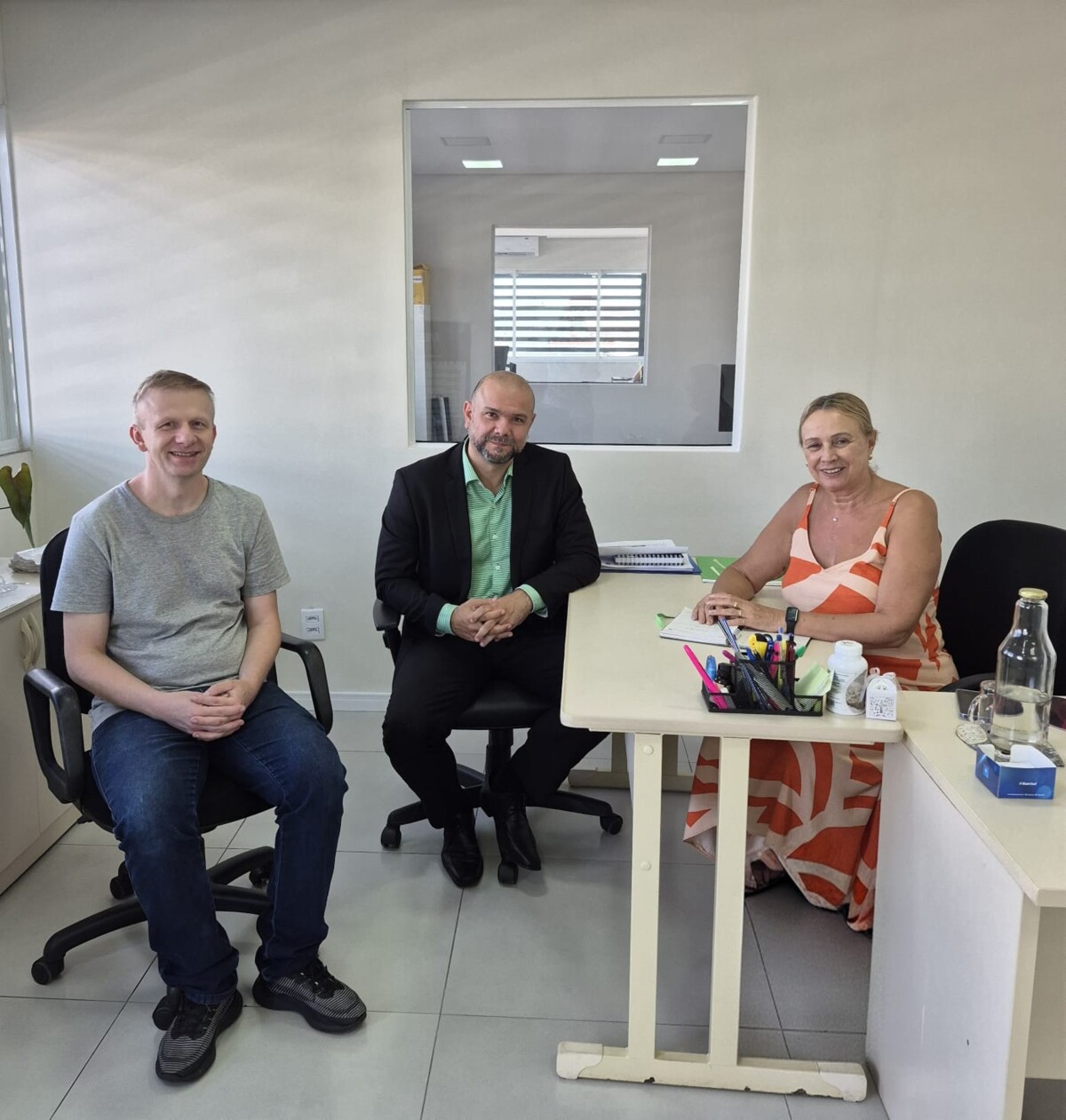 gerente-do-banrisul-de-esteio-realiza-visita-institucional-ao-prev-esteio